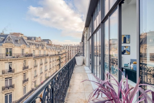 Le 5 Boccador, dans le 8e arrondissement de Paris.  Le 5 Boccador, dans le 8e arrondissement de Paris.