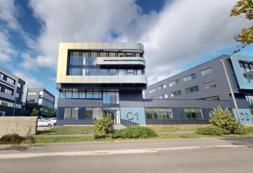 L'immeuble occupé par Henry Schein, à Limonest. 