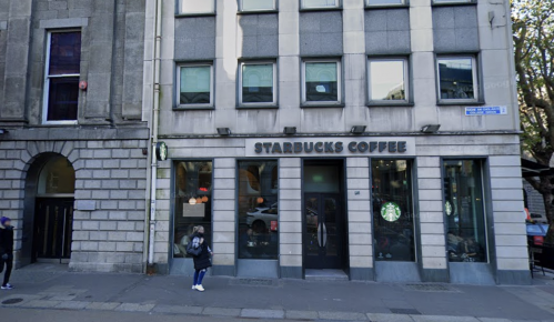 L'actif est situé au 1 College Green à Dublin. ©Google View
