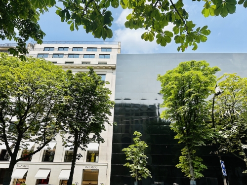 Le 35 Montaigne, propriété de Kering. © CFNEWS IMMO