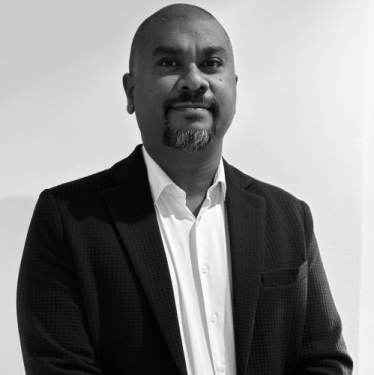 Zahir Keenoo, Foncia