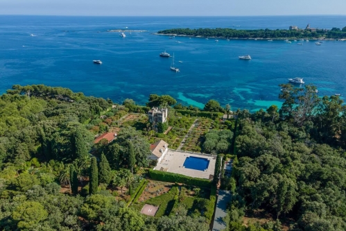 Le Grand Jardin, sur l'Île Sainte-Marguerite à Cannes. © Christie