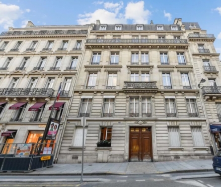 Le 25 François 1er dans le 8e arrondissement de Paris. 