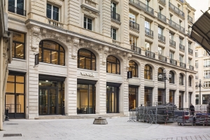 La façade rénovée du WeWork Italiens. 