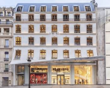 La façade du flagship Dior sur les Champs-Élysées. © Dior