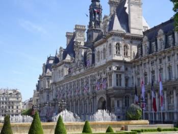 L'Hôtel de Ville de Paris. 