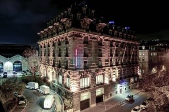 L'hôtel Mercure Lyon Centre Château Perrache, typique du style Art Nouveau du début XXe.