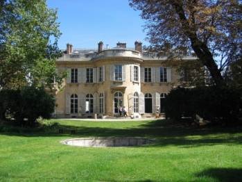 L'hôtel de Bourbon-Condé, au 12 Monsieur à Paris 7 – résidence du roi du Bahreïn