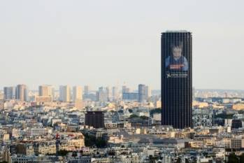 La tour Montparnasse s'engage contre le cancer chez l'enfant