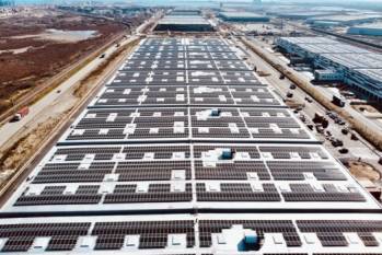 La toiture photovoltaïque d'Havlog au sein du port du Havre