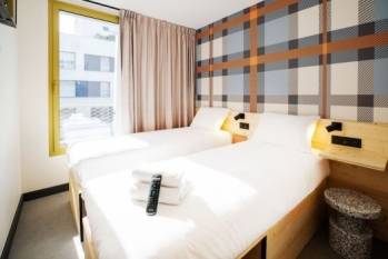Une "twin room" de l'easyHotel Marseille Euromed. 