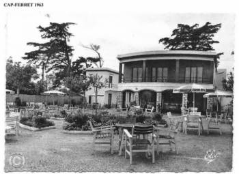 Carte postale de La Rotonde, hôtel-restaurant bar en 1963. 