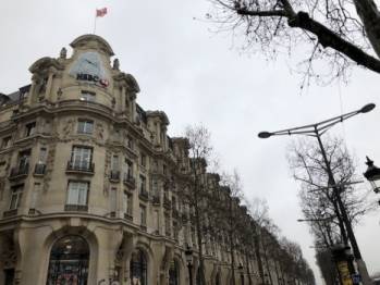 Le 103-111 des Champs était un ancien palace. 