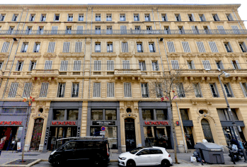 Transaction PORTEFEUILLE DE 19 000M2 DE COMMERCES (RUE DE LA RÉPUBLIQUE, 13000 MARSEILLE) vendredi 27 mars 2026
