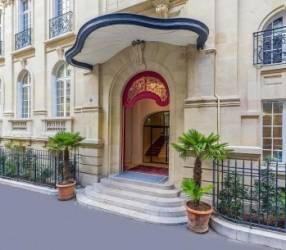 4 LASTEYRIE (75116 PARIS)