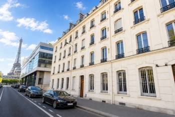 L'immeuble du 17 Quai de Grenelle, à Paris. 