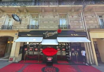 L'immeuble du Crazy Horse, à Paris