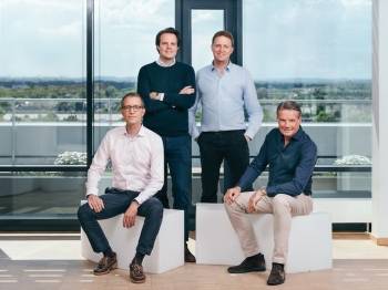 De g. à dr. : Emanuel Eibach CFO, Christian Deilmann co-fondateur & CPO, Johannes Schwarz co-fondateur et CTO, Toon Bouten CEO
