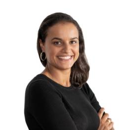 Salwa Nadir, Consultim.