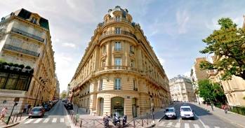 Le 8 Place d'Iéna est occupé par le cabinet d'avocats Eversheds Sutherland. © Google Maps