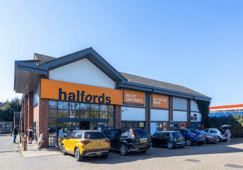 Le magasin Halfords de West Wickham (Angleterre)