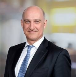 Simon Shaw, Savills 