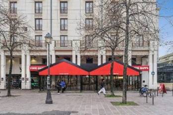 Transaction COMMERCE FIVE GUYS (1 PLACE JOACHIM DU BELLAY, 75001 PARIS) lundi 29 septembre 2025 Transaction COMMERCE FIVE GUYS (1 PLACE JOACHIM DU BELLAY, 75001 PARIS) lundi 29 septembre 2025