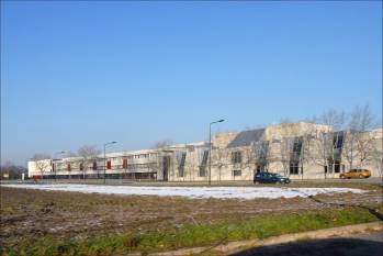 L'actif de Neuville-sur-Oise se situe à côté de l'université de la ville.